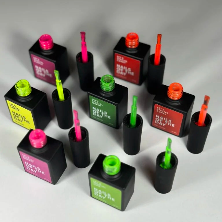 NAILSOFTHEDAY Gel Polish Purple — яскраво-рожевий гель-лак, що перекривається в один шар, 10 мл