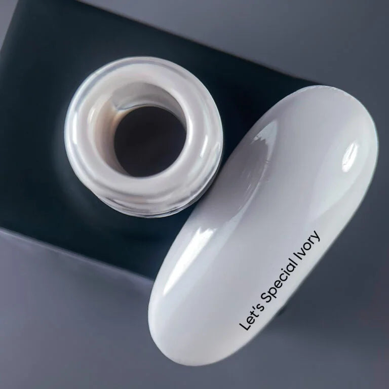 NAILSOFTHEDAY Gel Polish Ivory — кремовий гель-лак, що перекривається в один шар, 10 млл