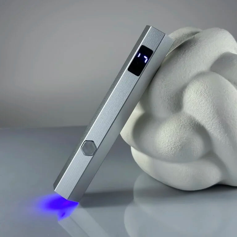 NAILSOFTHEDAY Nail lamp Metal — ліхтарик для полімеризації, металевий з підставкою