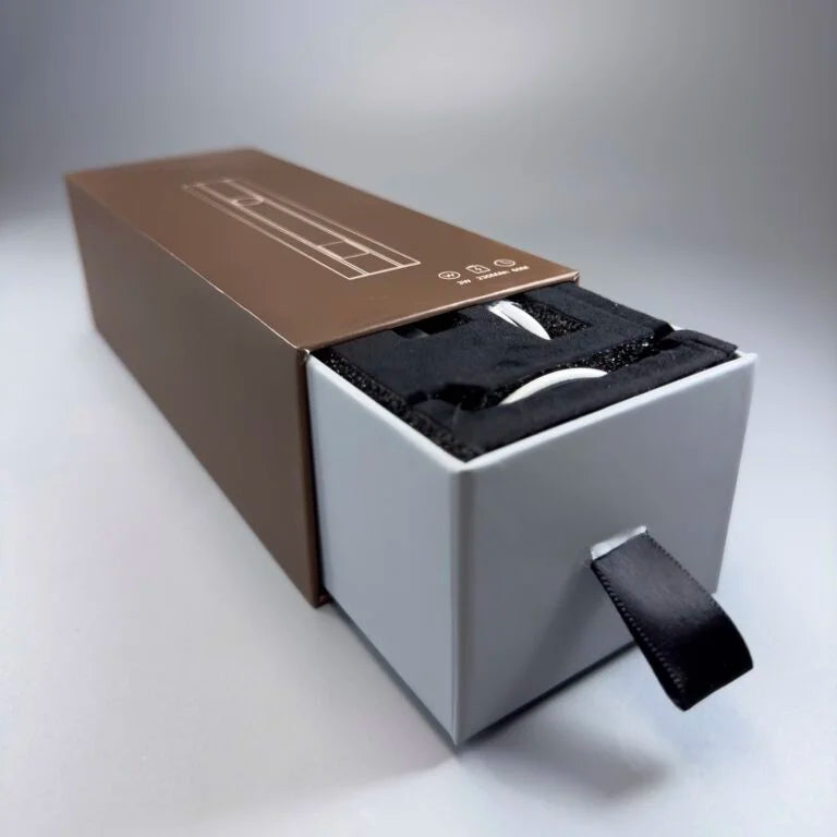 NAILSOFTHEDAY Nail lamp Metal — ліхтарик для полімеризації, металевий з підставкою