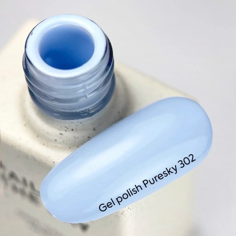 NAILSOFTHEDAY Gel polish Puresky 302 — пастельно-блакитний гель-лак, що перекривається в один шар, 10 мл