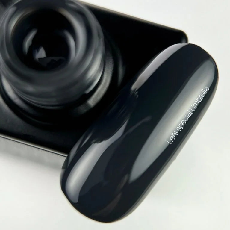 NAILSOFTHEDAY Gel Polish Umbrella — темно-графітовий (мокрий асфальт) гель-лак для нігтів, що перекриває в один шар, 10 мл