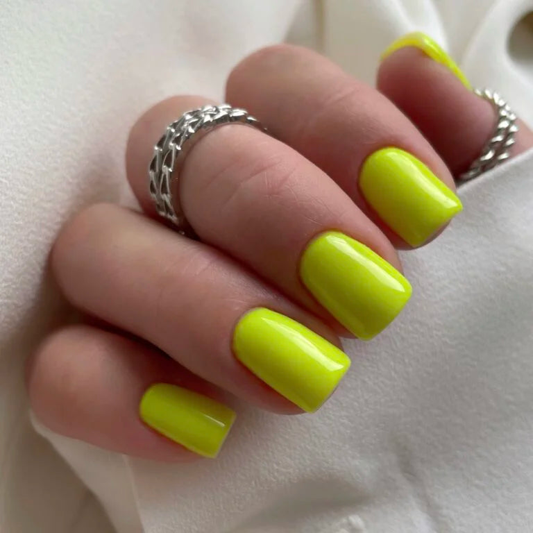 NAILSOFTHEDAY Gel Polish Lemon 229 – особливий неоново-лимонний гель-лак, що перекривається в один шар, 10 мл