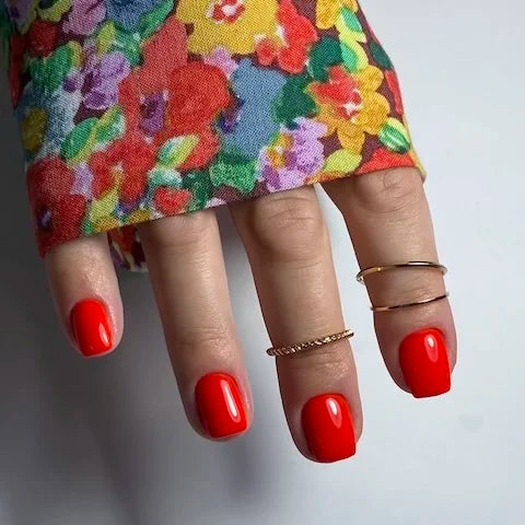 NAILSOFTHEDAY Gel Polish Candy — яскраво-насичений кораловий гель-лак, що перекривається в один шар, 10 мл