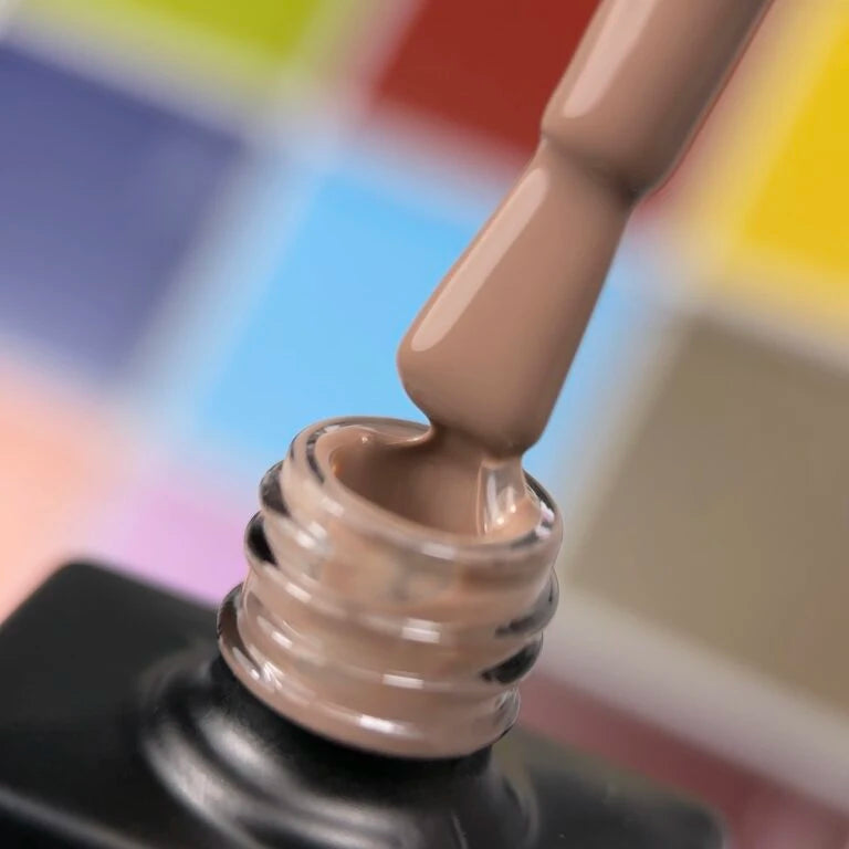 NAILSOFTHEDAY Let’s special Pantone2025/9 — холодний кавово-бежевий гель–лак для нігтів, що перекриває в один шар, 10 мл