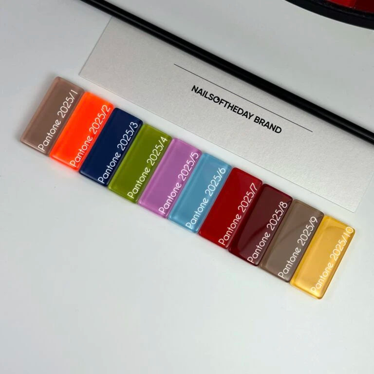 NAILSOFTHEDAY Gel polish Pantone2025/3 — глибокий темно-синій гель–лак для нігтів, що перекриває в один шар, 10 мл