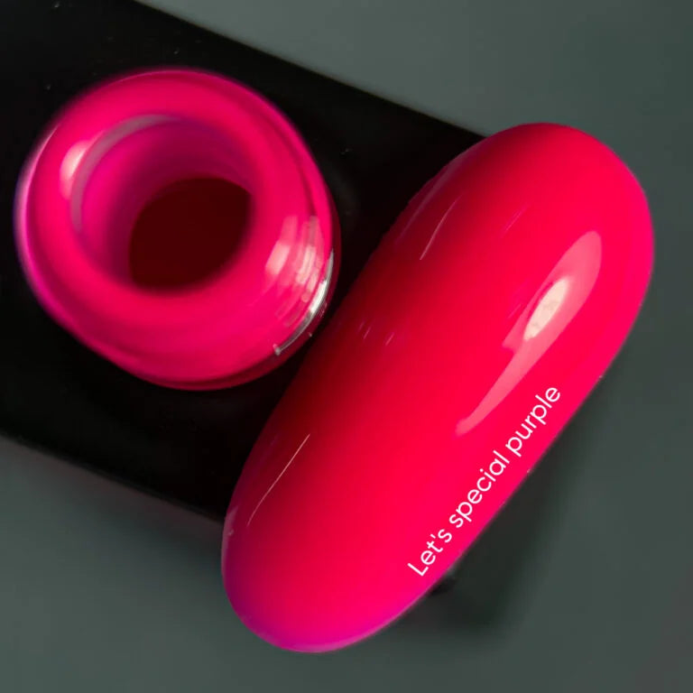 NAILSOFTHEDAY Gel Polish Purple — яскраво-рожевий гель-лак, що перекривається в один шар, 10 мл