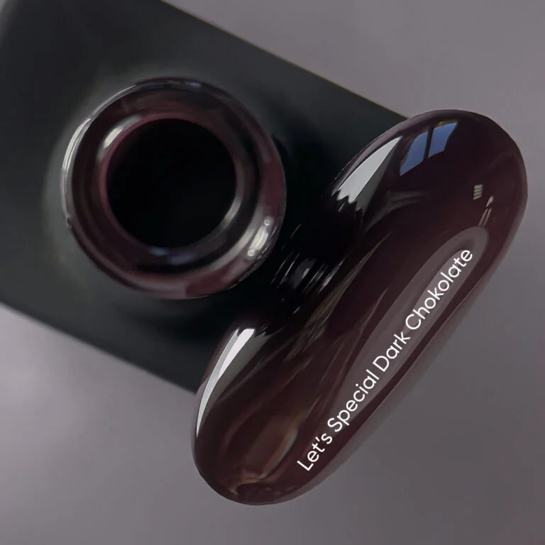 NAILSOFTHEDAY Gel Polish Dark Chocolate — темно–коричневий гель–лак для нігтів, що перекривається в один шар, 10 мл