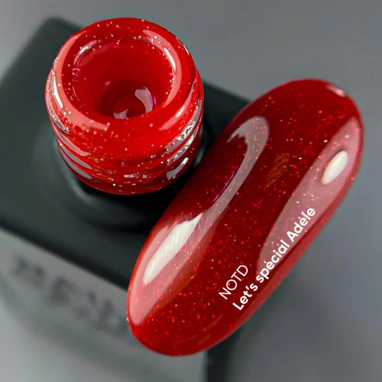 NAILSOFTHEDAY Gel Polish Adele — червоний зі шиммером гель-лак для нігтів, що перекриває в один шар, 10 мл