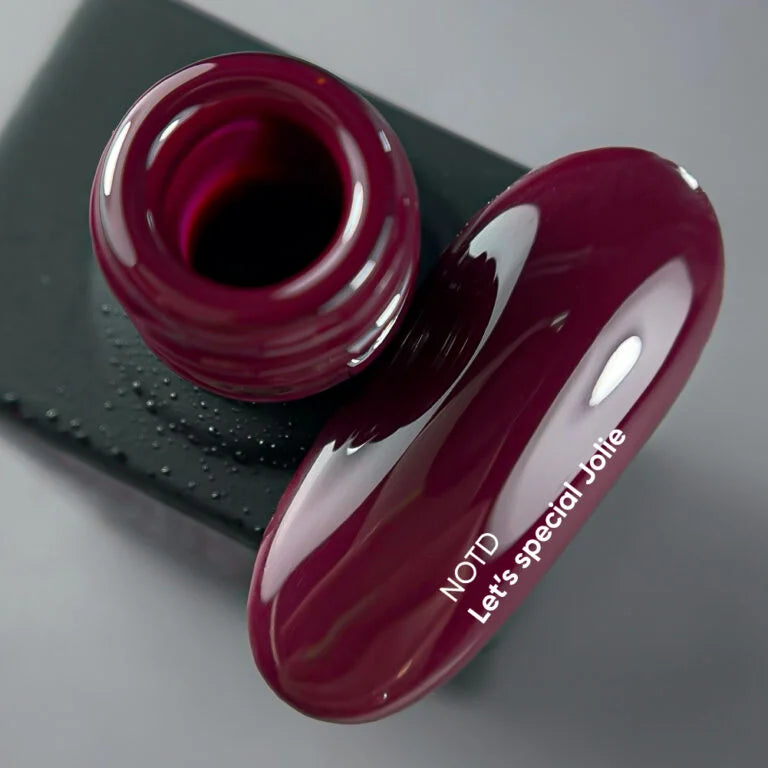 NAILSOFTHEDAY Gel Polish Jolie — марсаловий гель лак для нігтів, що перекриває в один шар, 10 мл